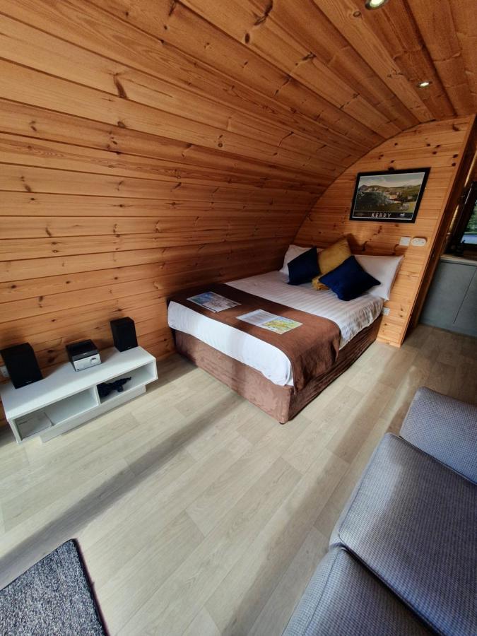 Priory Glamping Pods And Guest Accommodation Килларни Экстерьер фото