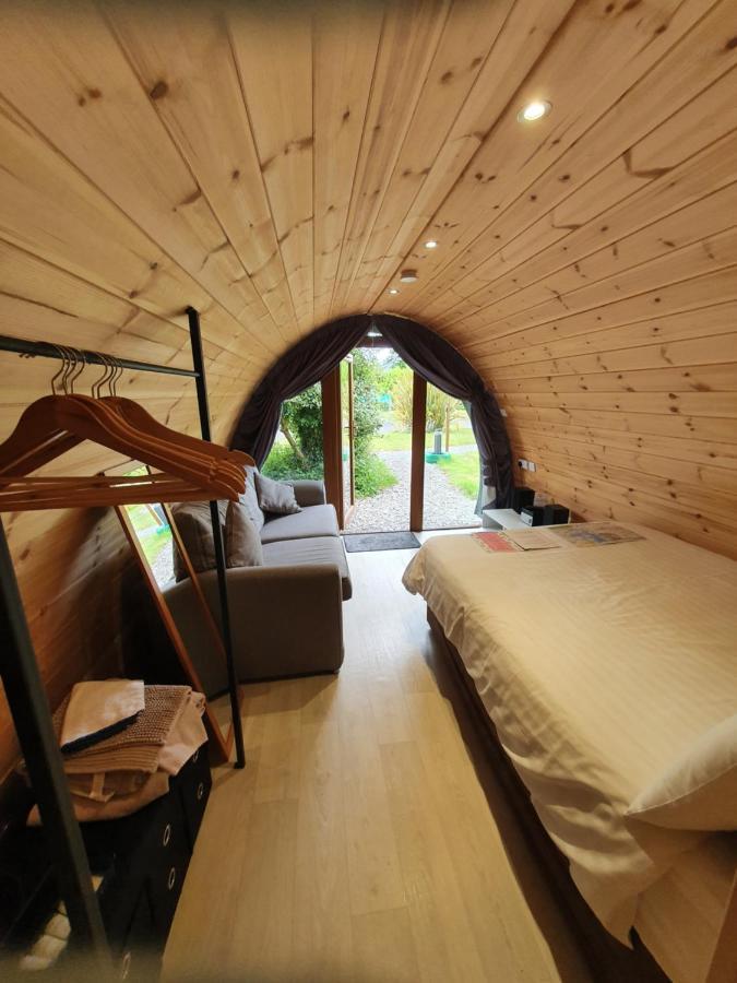 Priory Glamping Pods And Guest Accommodation Килларни Экстерьер фото