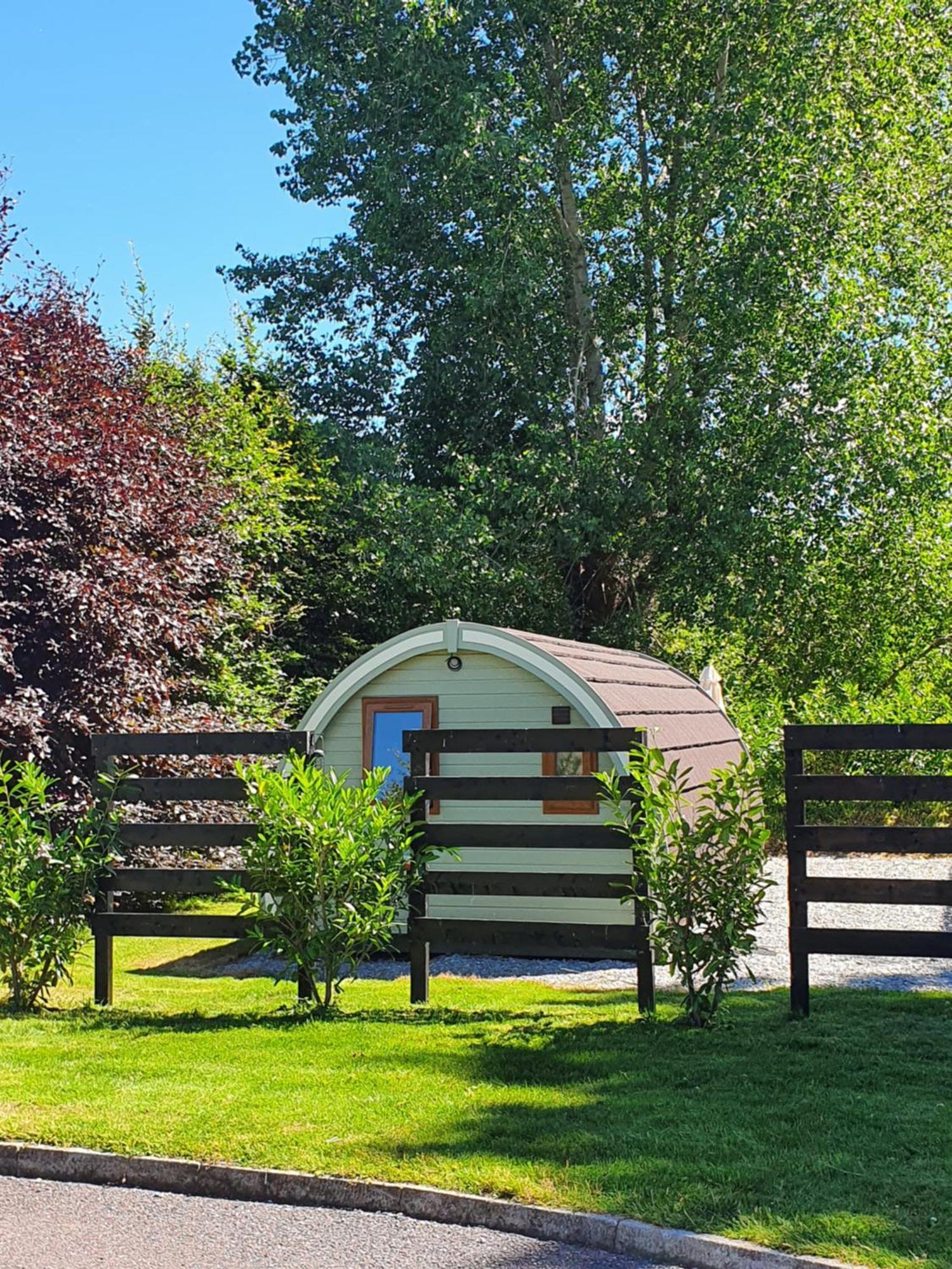 Priory Glamping Pods And Guest Accommodation Килларни Экстерьер фото