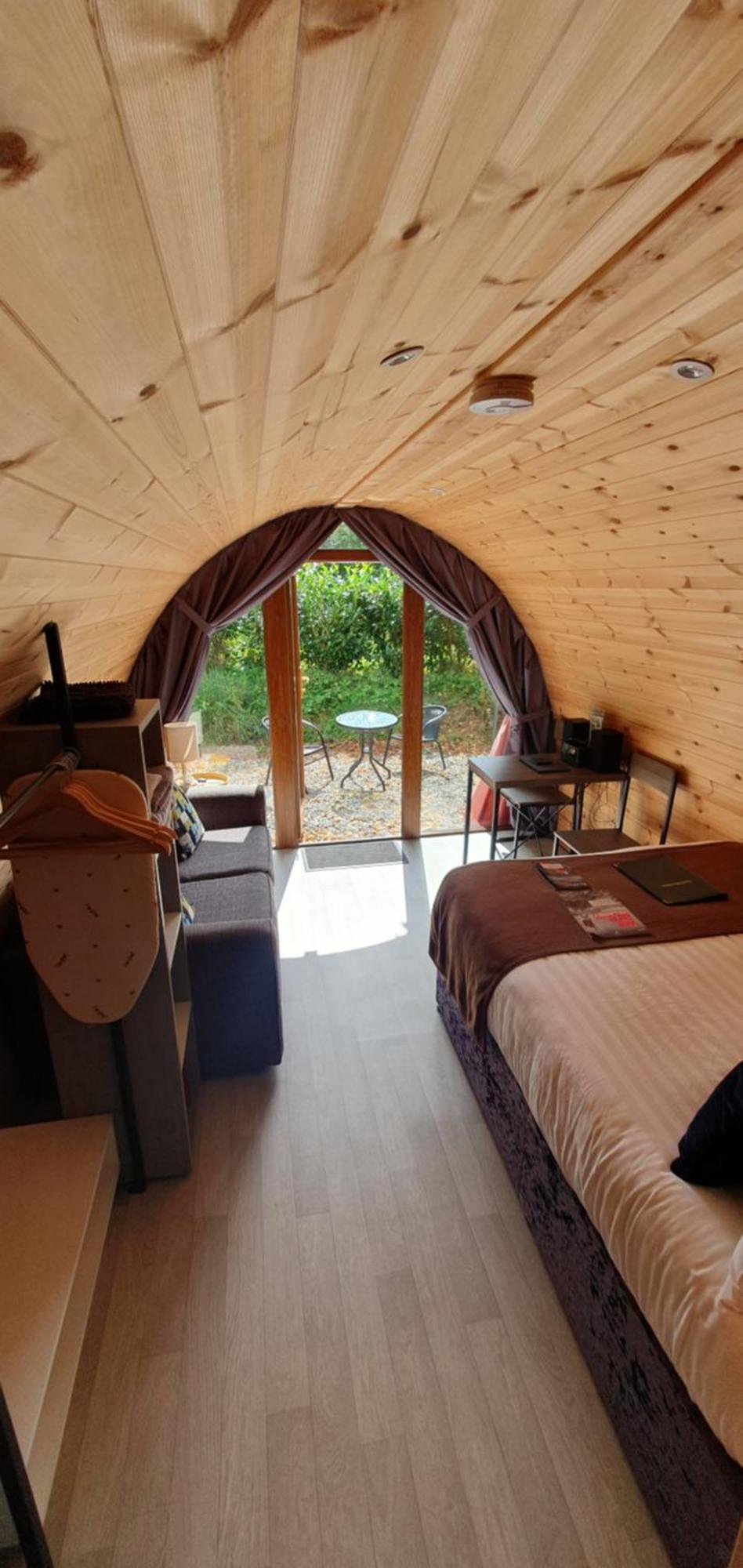 Priory Glamping Pods And Guest Accommodation Килларни Экстерьер фото